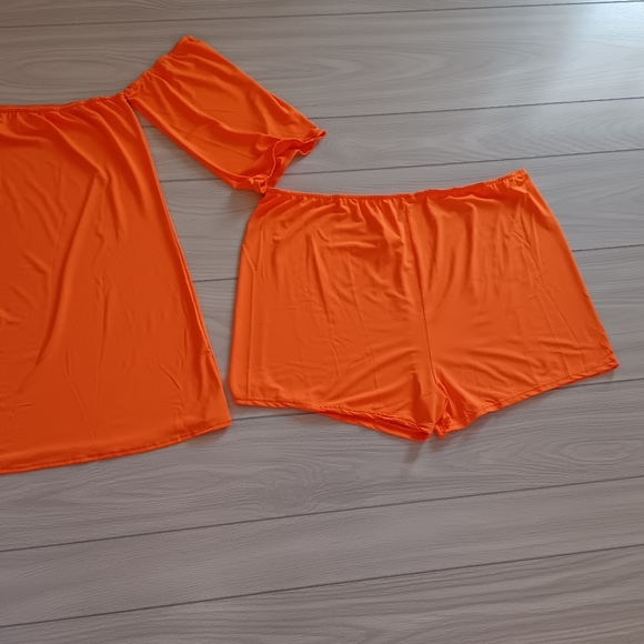 Plus Size Orange One-Shoulder Solid Color Strap Shorts Two-Pieces - Picture 4 of 13